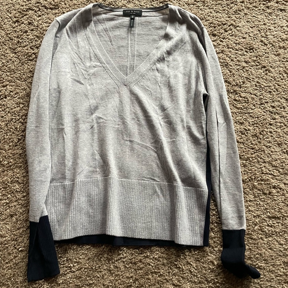 Rag & Bone Light Gray & Navy V-Neck Sweater